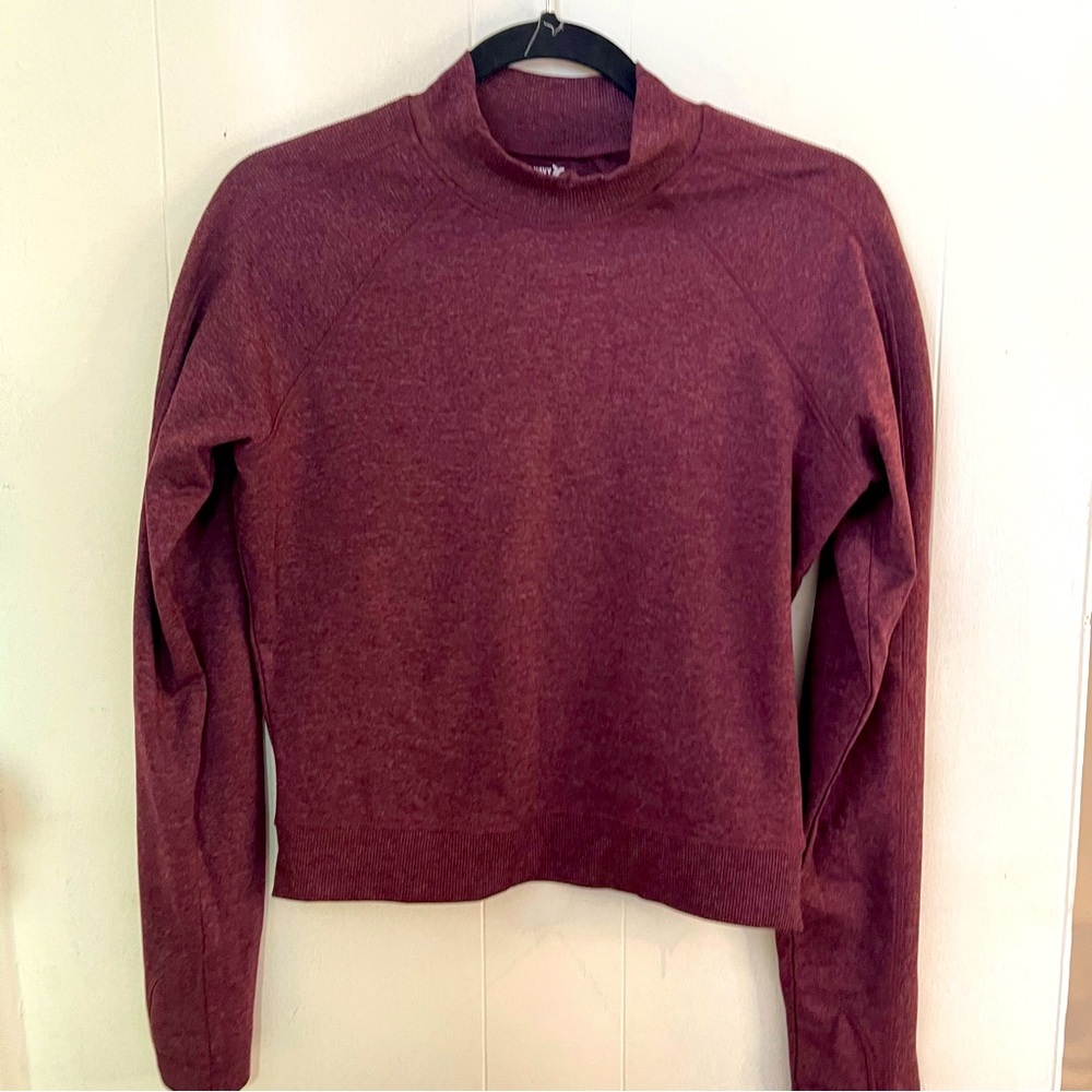 Old Navy Cozecore Active mock neck cropped rib paneled top size S